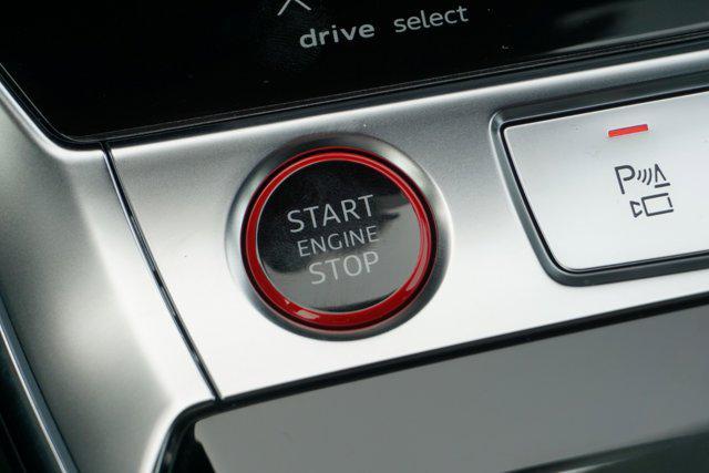 new 2025 Audi RS 6 Avant car, priced at $152,465