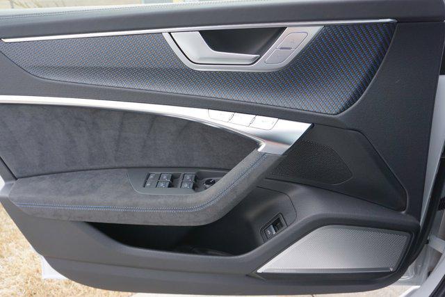 new 2025 Audi RS 6 Avant car, priced at $152,465