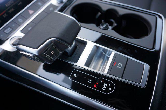 new 2025 Audi Q7 car, priced at $75,800