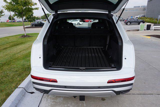 new 2025 Audi Q7 car, priced at $81,890