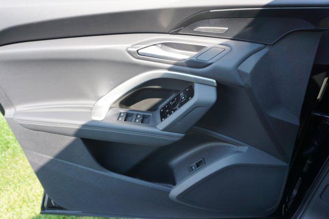 new 2025 Audi Q5 car, priced at $60,175