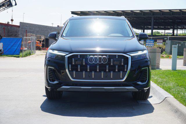 new 2025 Audi Q7 car, priced at $74,080