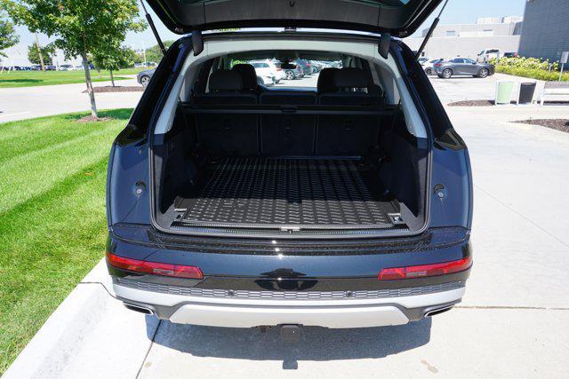 new 2025 Audi Q7 car, priced at $74,080