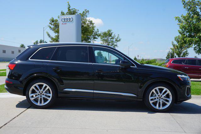 new 2025 Audi Q7 car, priced at $74,080
