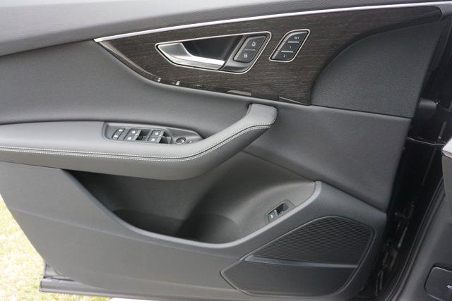 new 2026 Audi Q7 car, priced at $78,605