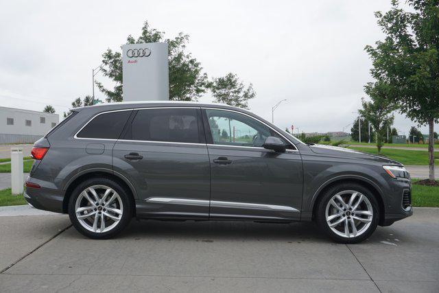 new 2025 Audi Q7 car, priced at $73,295