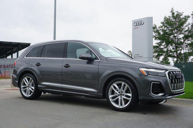 new 2025 Audi Q7 car, priced at $76,295