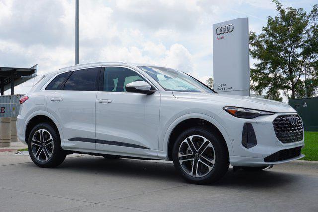 new 2025 Audi Q5 car, priced at $52,775