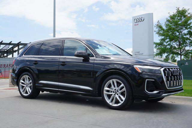 new 2025 Audi Q7 car, priced at $76,295
