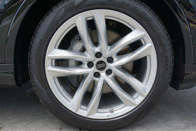 new 2025 Audi Q7 car, priced at $72,795