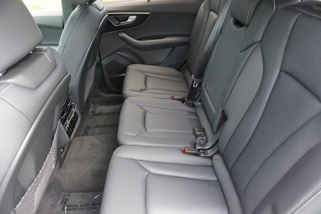 new 2025 Audi Q7 car, priced at $72,795