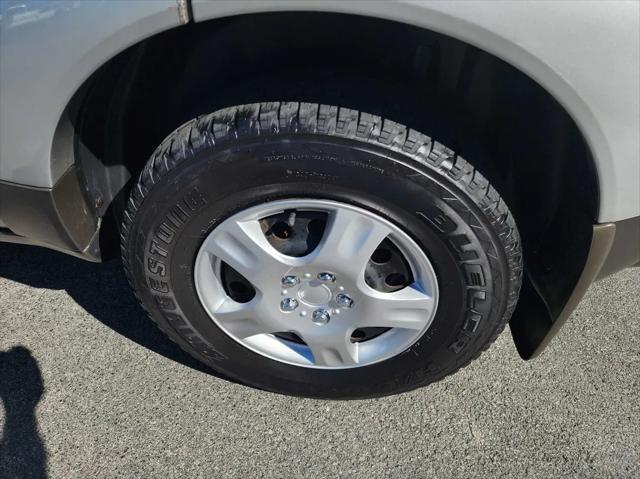 used 2005 Saturn Vue car, priced at $4,450