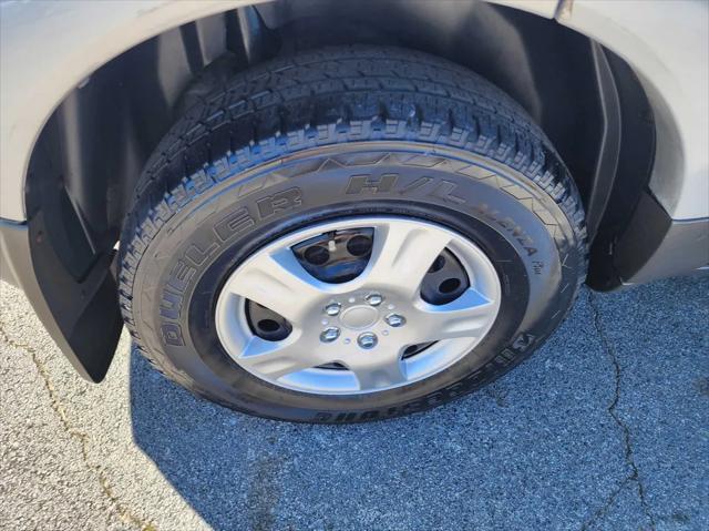 used 2005 Saturn Vue car, priced at $4,450