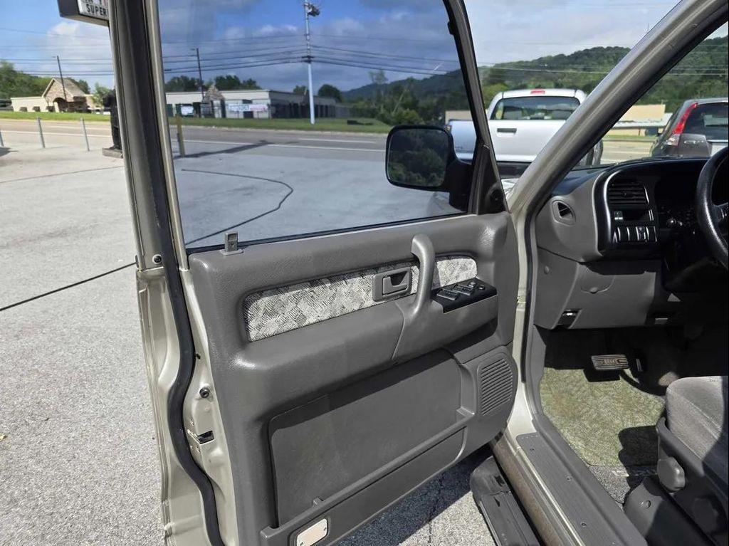 used 2001 Isuzu Trooper car, priced at $2,500