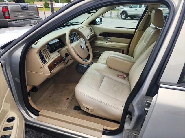 used 2009 Mercury Grand Marquis car, priced at $7,950