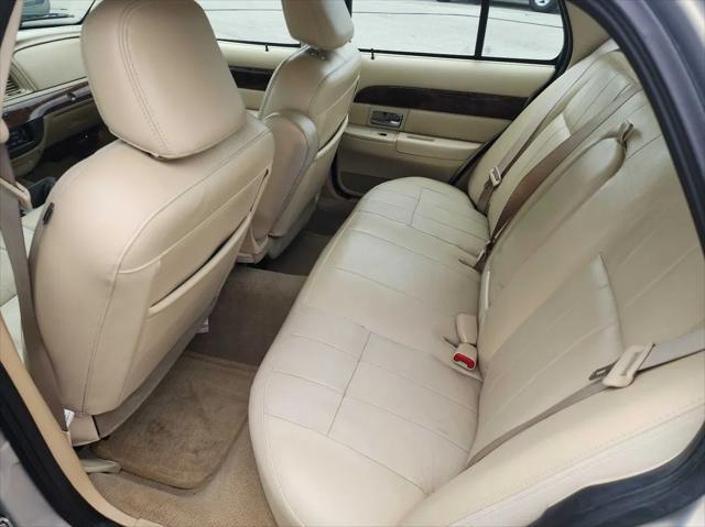 used 2009 Mercury Grand Marquis car, priced at $7,950