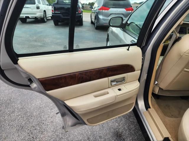 used 2009 Mercury Grand Marquis car, priced at $7,950