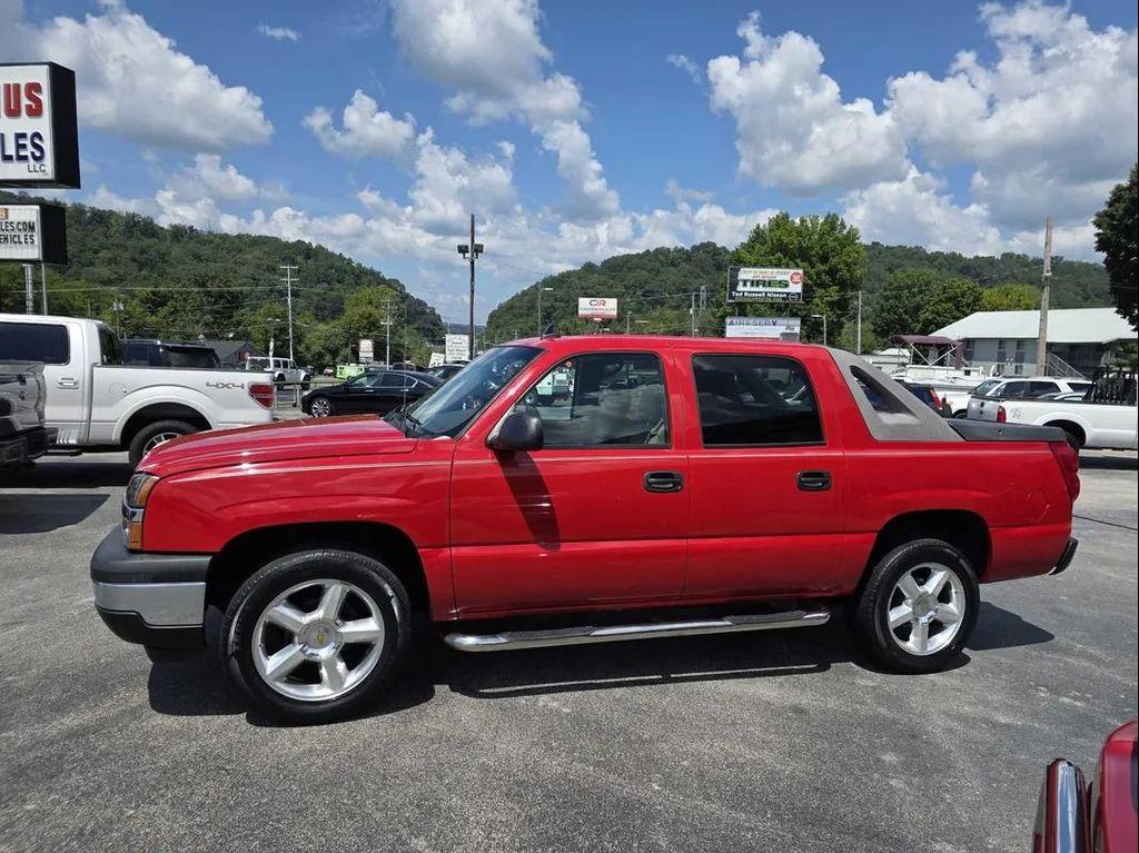 used 2006 Chevrolet Avalanche car, priced at $10,950