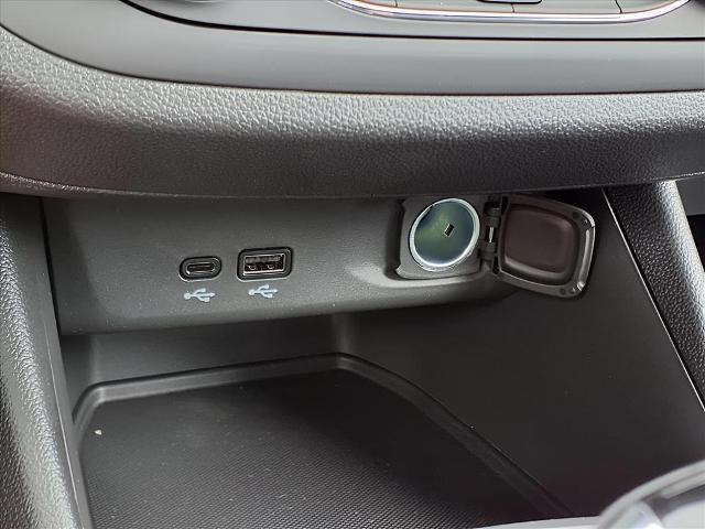 new 2025 Buick Envista car, priced at $25,206