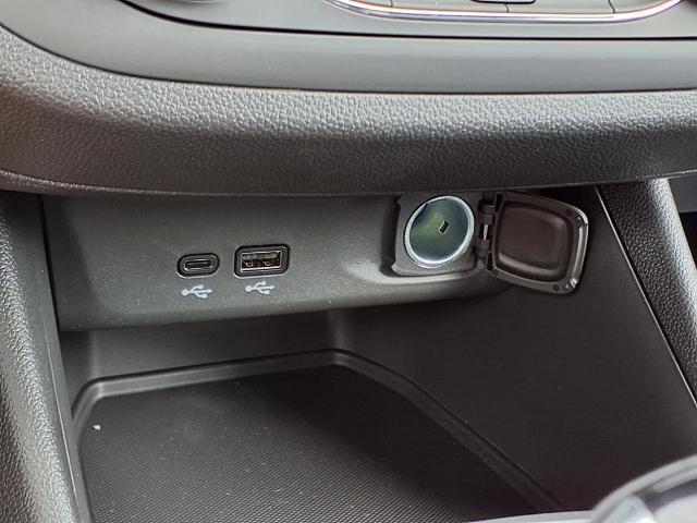 new 2025 Buick Envista car, priced at $26,475