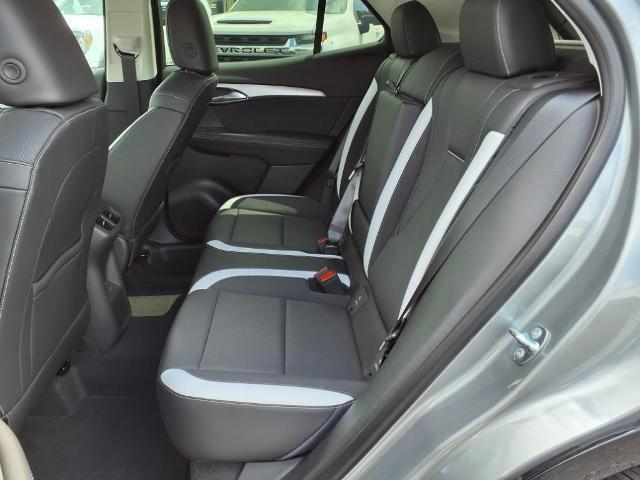 new 2025 Buick Envision car, priced at $42,535