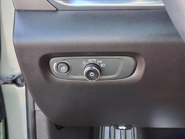 used 2022 Chevrolet Traverse car, priced at $32,950