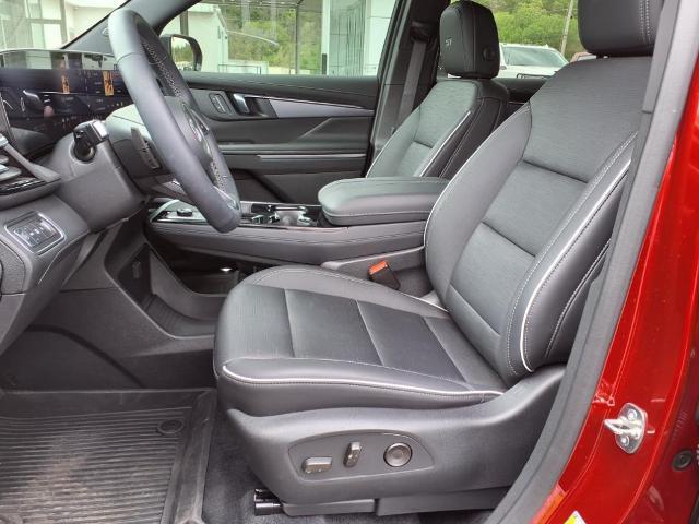 used 2025 Buick Enclave car, priced at $48,900