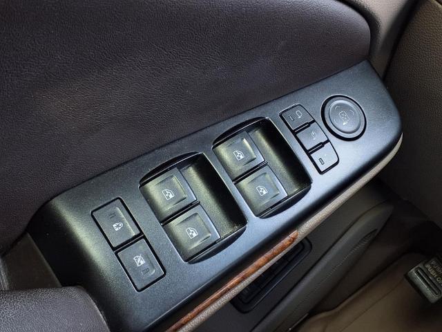 used 2015 Chevrolet Suburban car, priced at $18,500