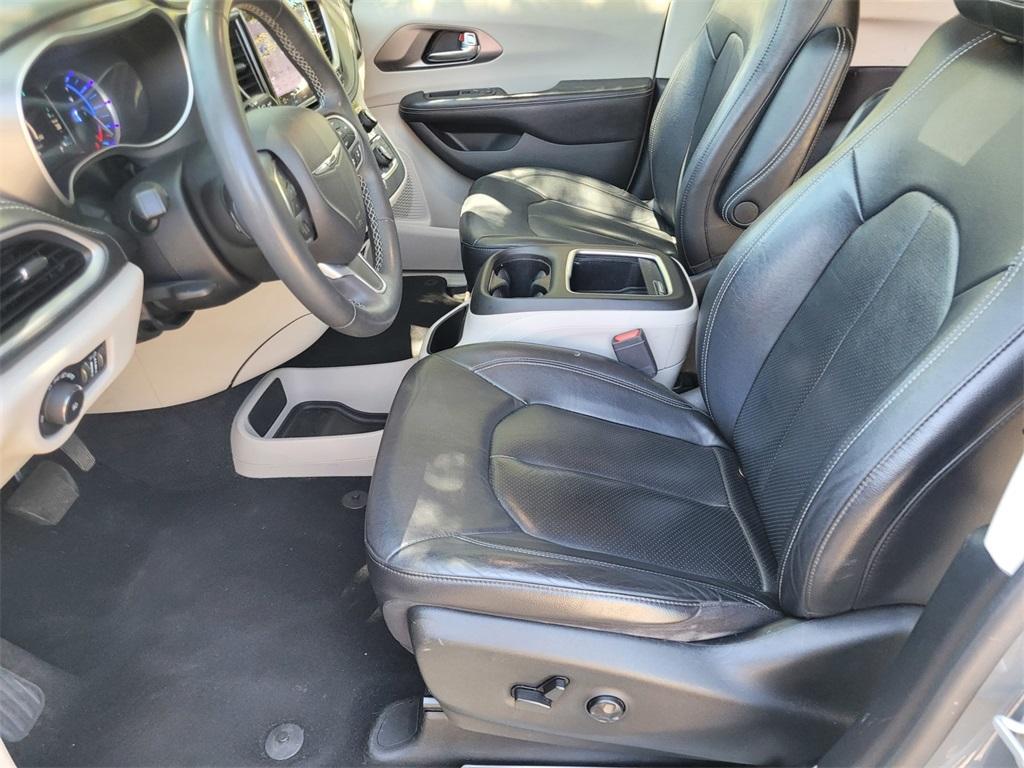 used 2022 Chrysler Pacifica Hybrid car, priced at $23,995