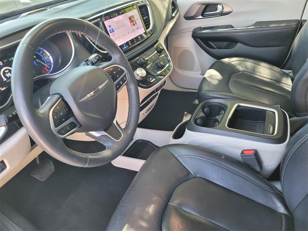 used 2022 Chrysler Pacifica Hybrid car, priced at $23,995