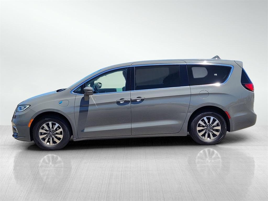 used 2022 Chrysler Pacifica Hybrid car, priced at $23,995