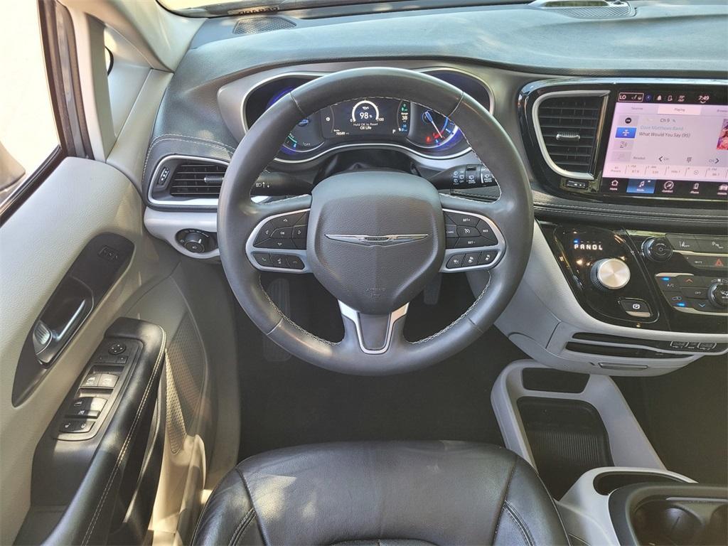used 2022 Chrysler Pacifica Hybrid car, priced at $23,995