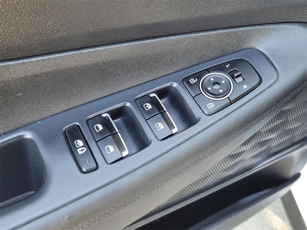 used 2023 Hyundai Santa Fe car, priced at $21,998