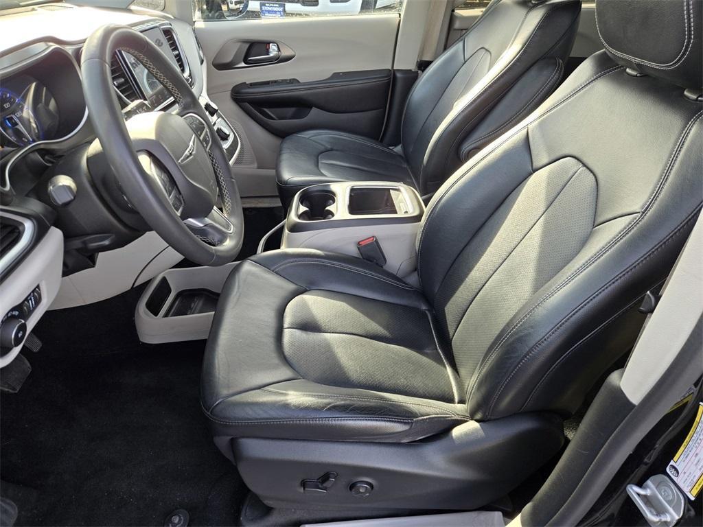 used 2022 Chrysler Pacifica car, priced at $25,394