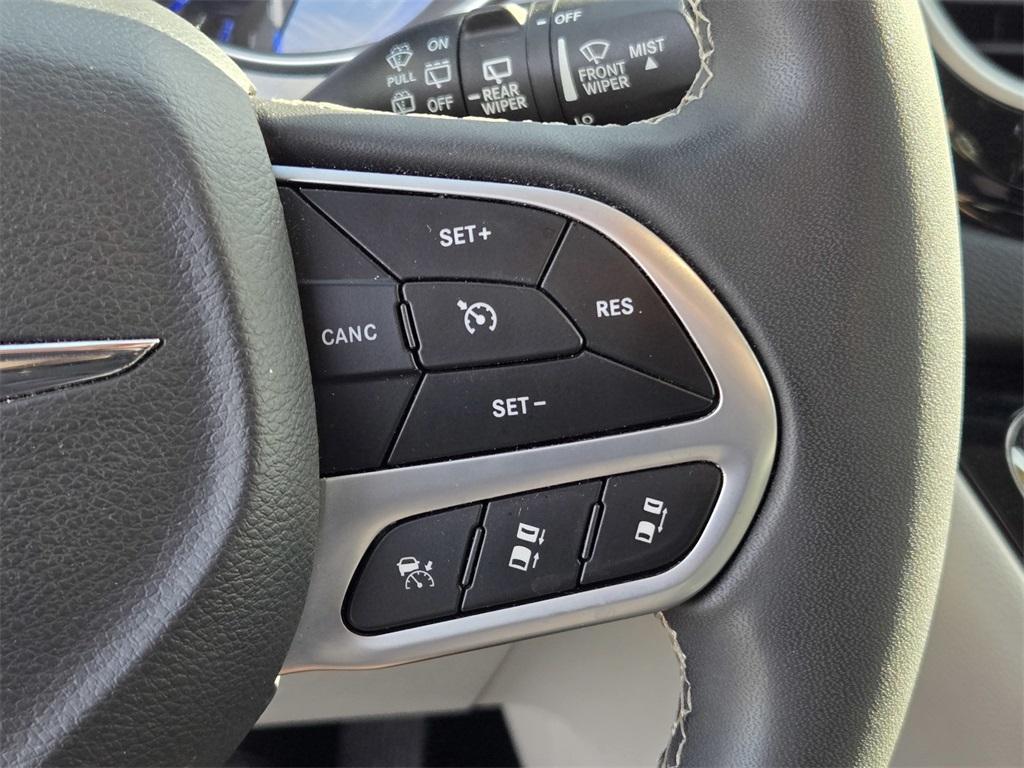 used 2022 Chrysler Pacifica car, priced at $25,394