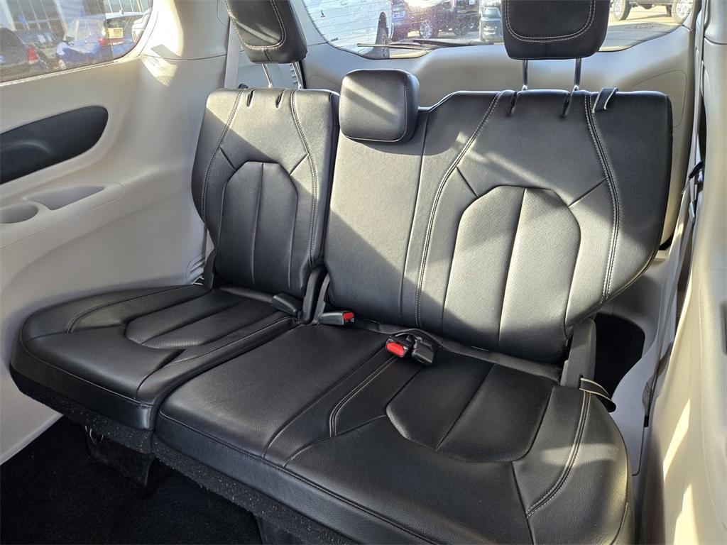 used 2022 Chrysler Pacifica car, priced at $25,394