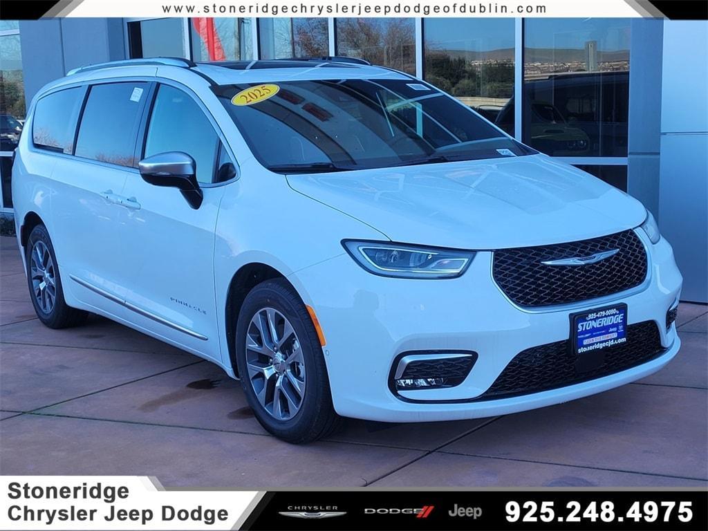 new 2025 Chrysler Pacifica Hybrid car, priced at $61,480