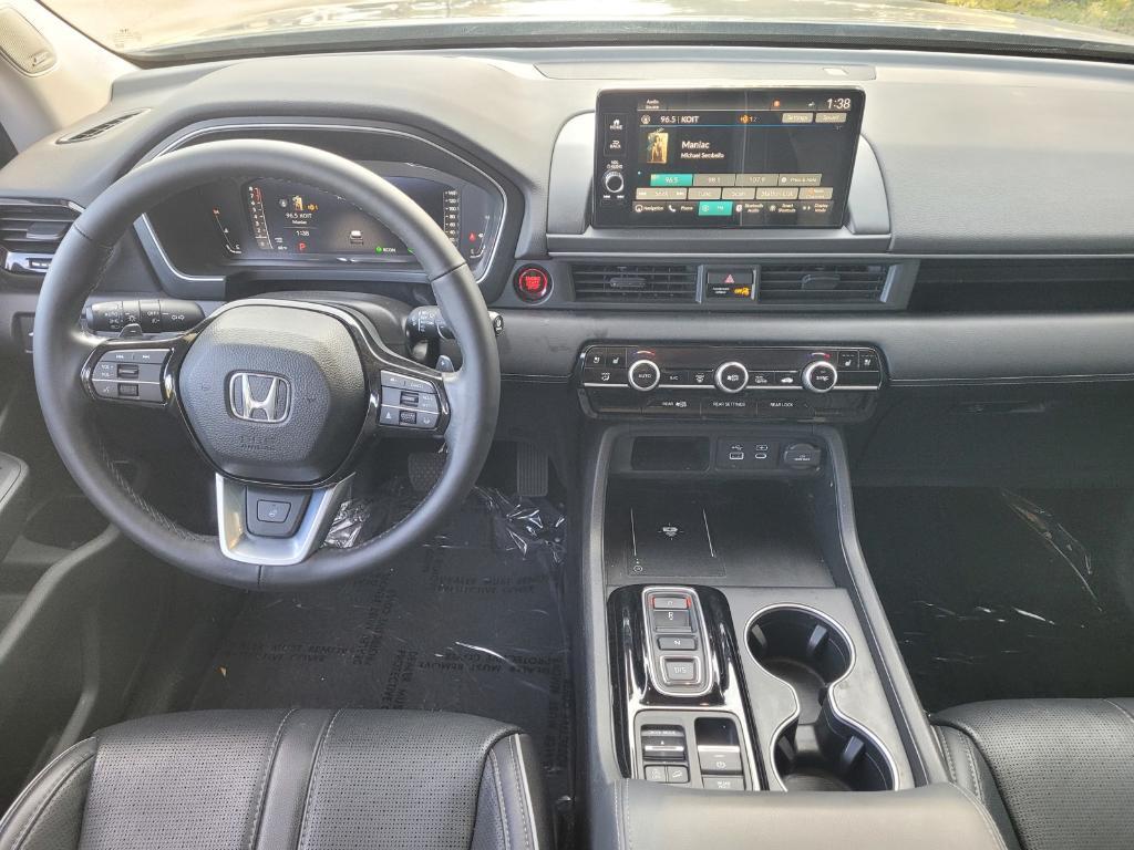 used 2023 Honda Pilot car, priced at $43,444