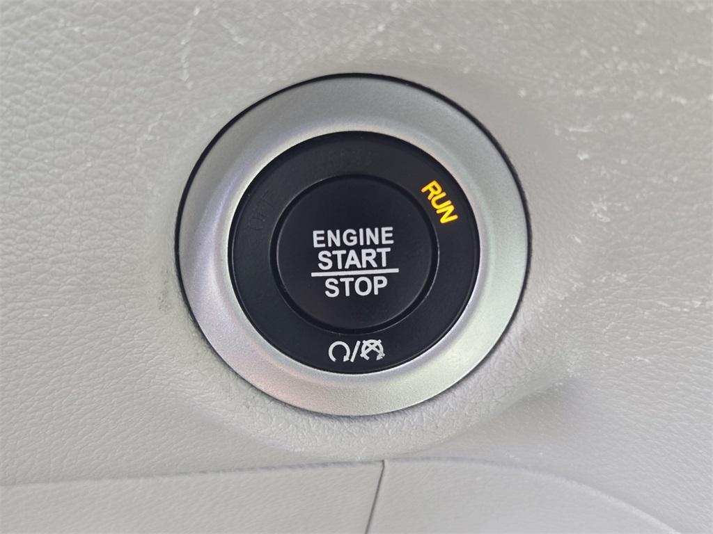 used 2024 Chrysler Pacifica car, priced at $36,809