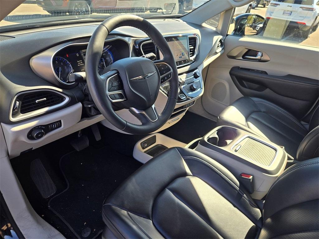 used 2024 Chrysler Pacifica car, priced at $36,809