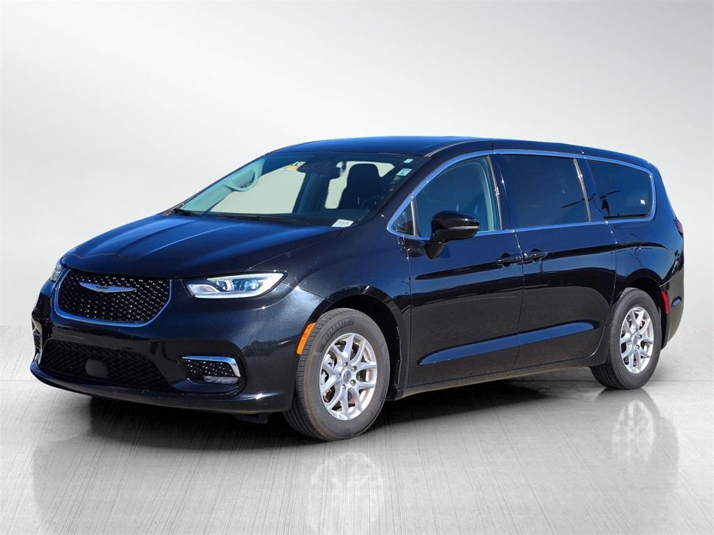 used 2024 Chrysler Pacifica car, priced at $36,809