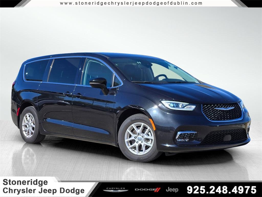 used 2024 Chrysler Pacifica car, priced at $36,809