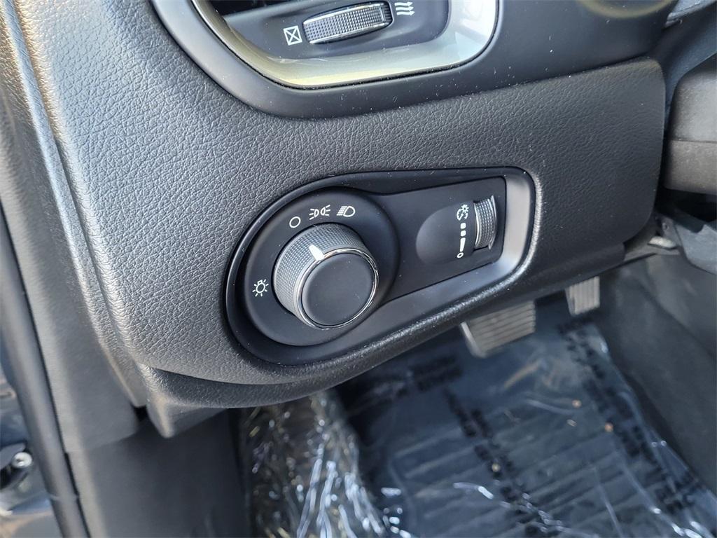 used 2022 Jeep Renegade car, priced at $17,777