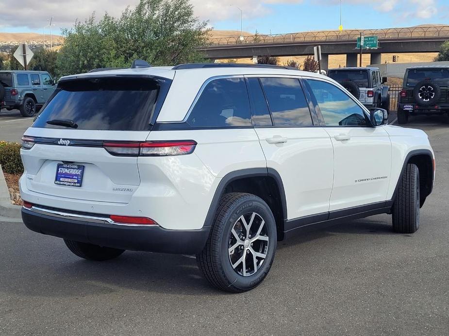 new 2024 Jeep Grand Cherokee car, priced at $49,135