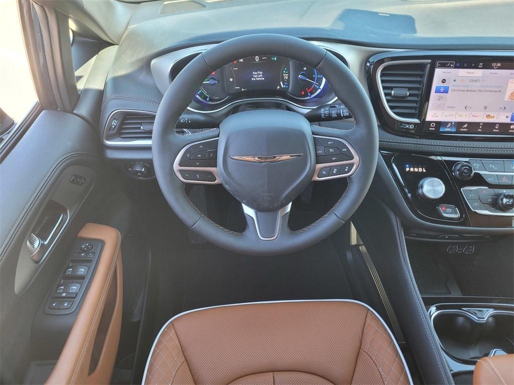 new 2025 Chrysler Pacifica Hybrid car, priced at $61,975
