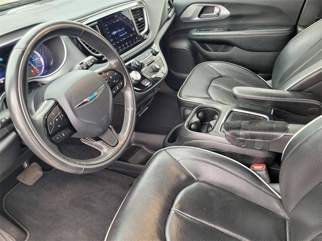used 2020 Chrysler Pacifica Hybrid car, priced at $29,249