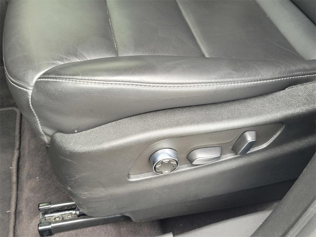 used 2024 Cadillac XT4 car, priced at $32,588