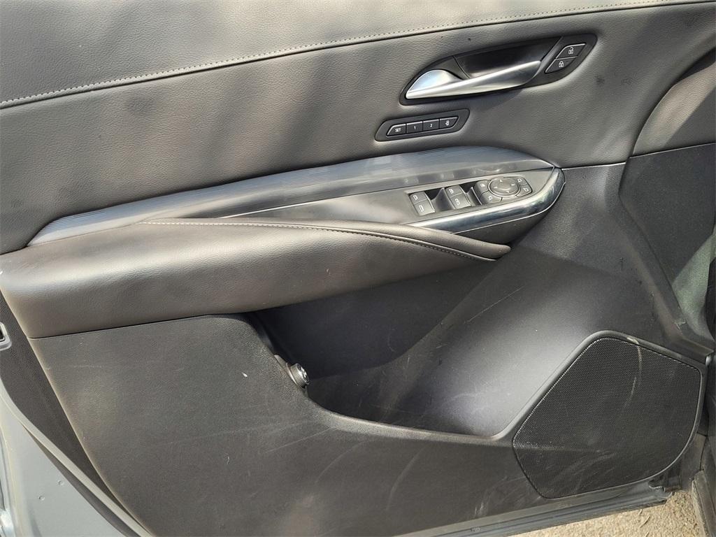 used 2024 Cadillac XT4 car, priced at $32,588