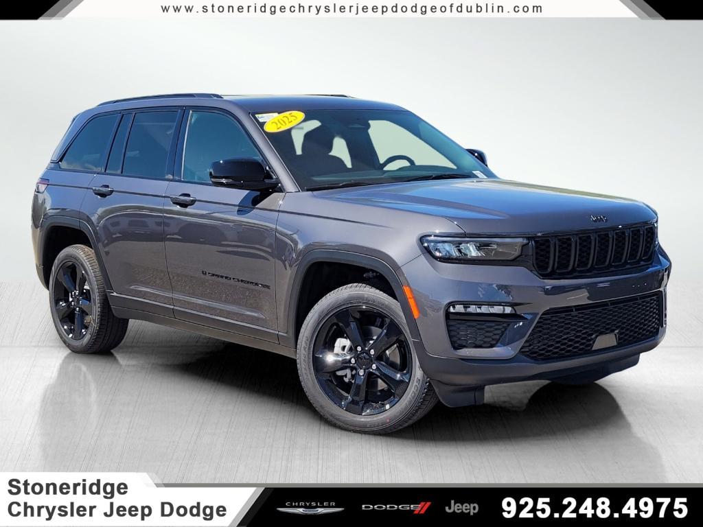 new 2025 Jeep Grand Cherokee car, priced at $47,515