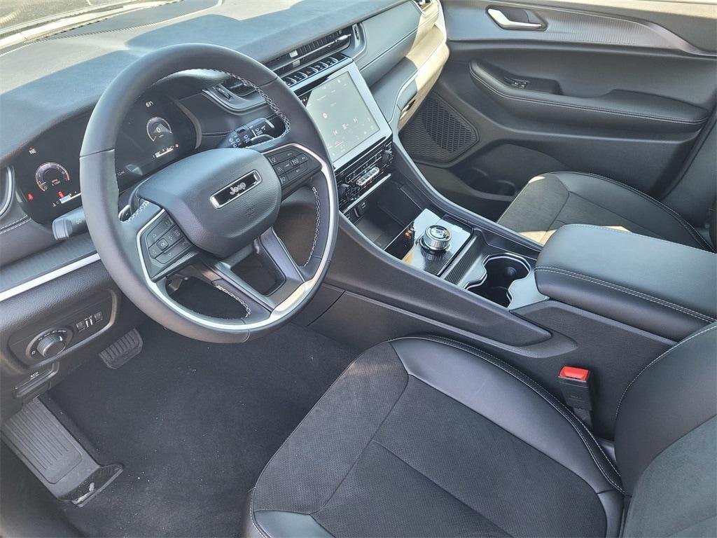 new 2025 Jeep Grand Cherokee car, priced at $40,288